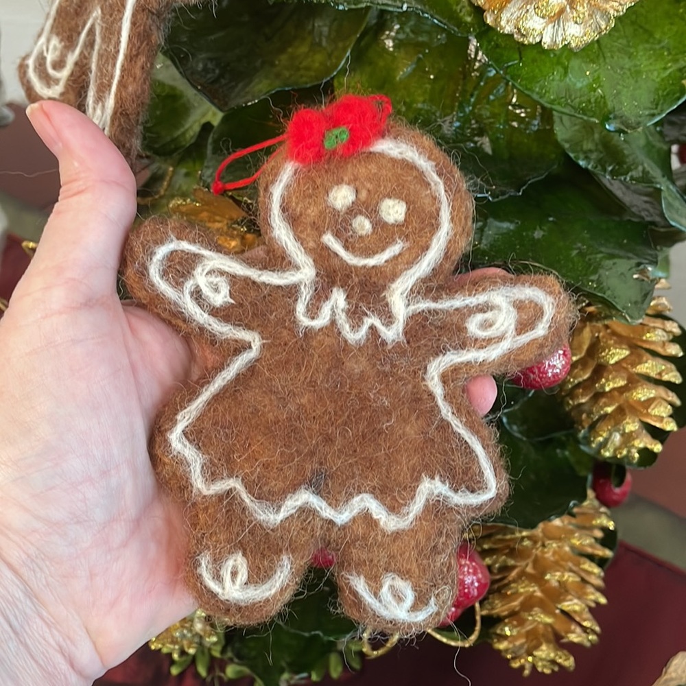 Hand crafted needle felted cinnamon scented air freshener ornaments oil infused - Picture 4 of 9